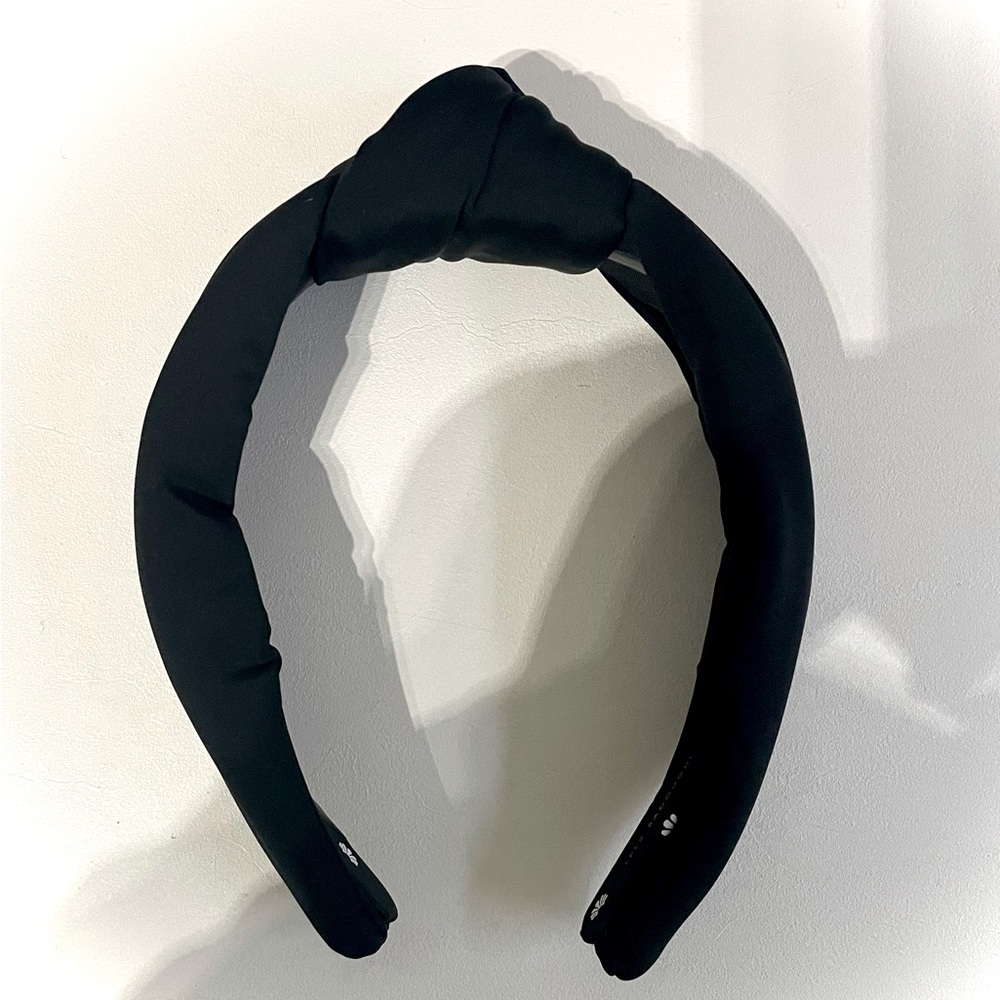 Lele Sadoughi black neoprene headband